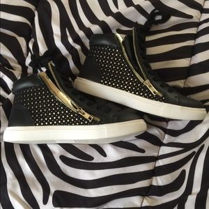 Steve Madden sneakers